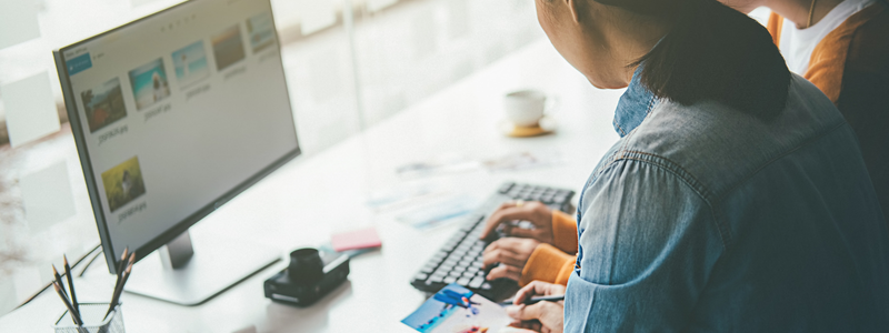 LinkedIn for Founders: Turning Your Profile into a Deal Flow Engine — Blastily guide