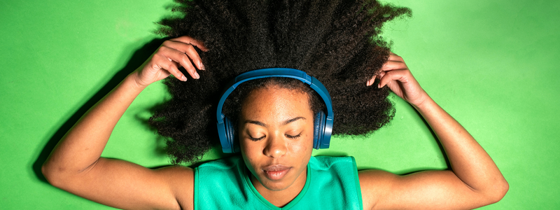 Podcast Advertising: Reaching Niche Audiences That Actually Listen — Blastily guide